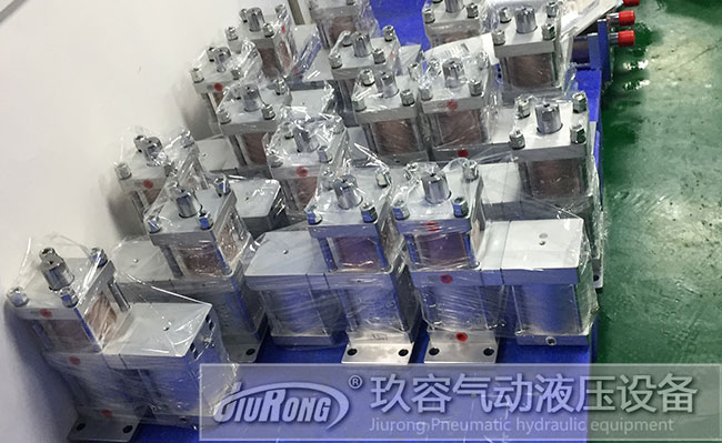 結(jié)構(gòu)緊湊型標準型氣液增壓缸產(chǎn)品圖
